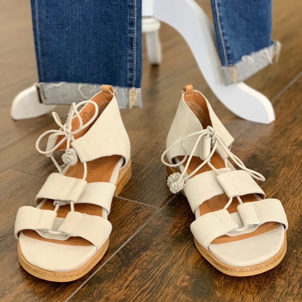 NWOT Gentle Souls “Gem” Sandals-worn Sz 9 in Cloud